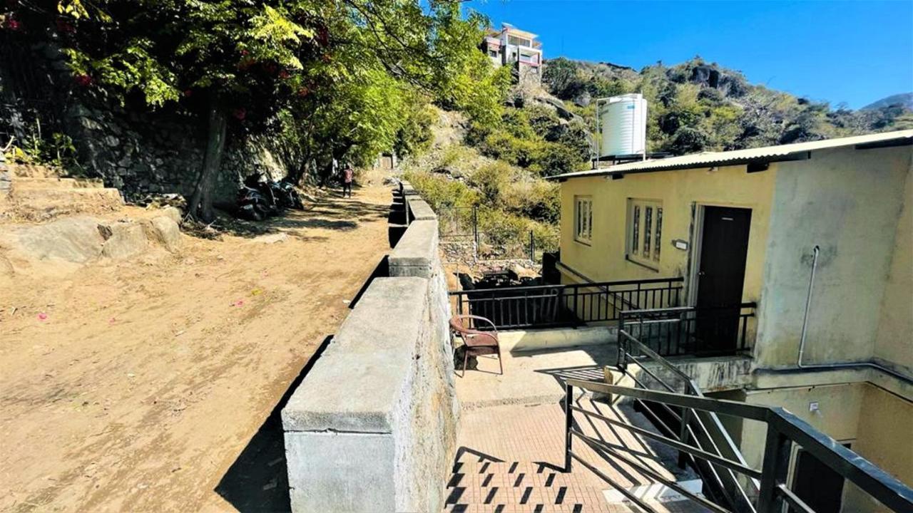 Bed and Breakfast Shikhar Bunglow - A Stunning Valley View Bungalow In Abu Zewnętrze zdjęcie